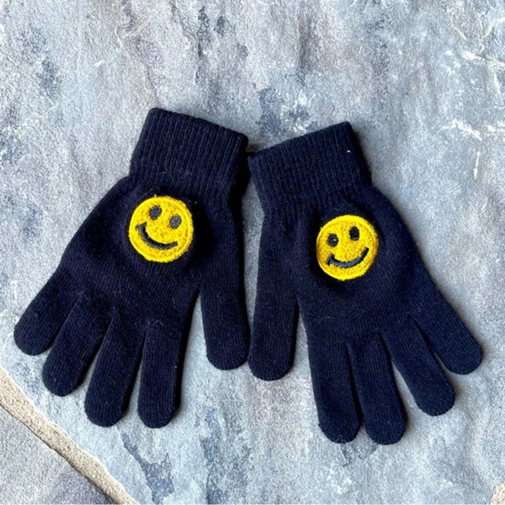 UO Smiley 😊 Knit Glove